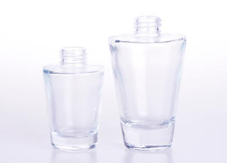 Good Quality Clear Glass Lotion Bottle with Silver Caps in cone Shap 80ml 200ml