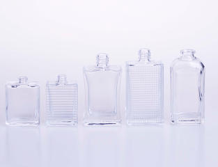 20ml 50ml 60ml Customized Flat Square  Shaped Glass Perfume Bottle 